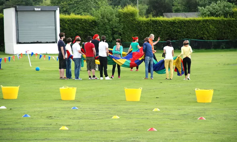 to-chuc-team-building-3