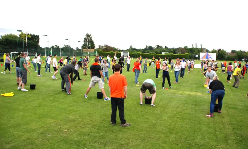 to-chuc-team-building-4
