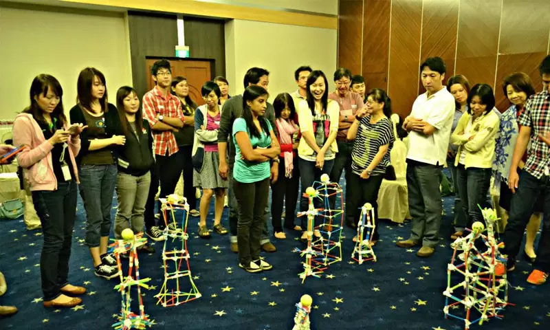 to-chuc-team-building-5