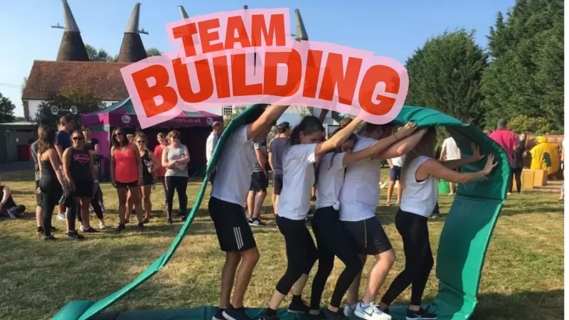 to-chuc-team-building