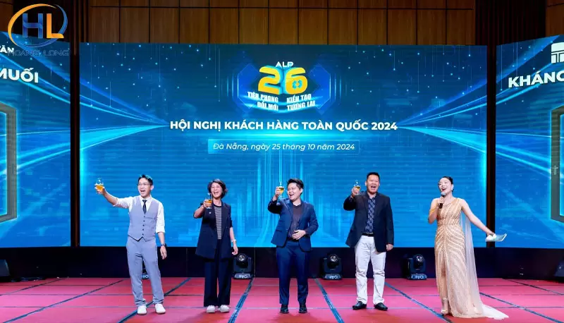 bai-phat-bieu-hoi-nghi-khach-hang-2