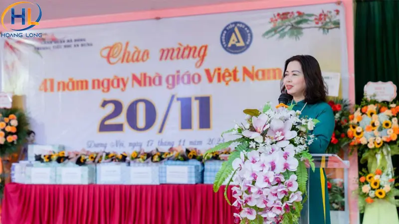 Gợi ý 7 mẫu lời dẫn chương trình 20-11 2025 hay nhất 2025