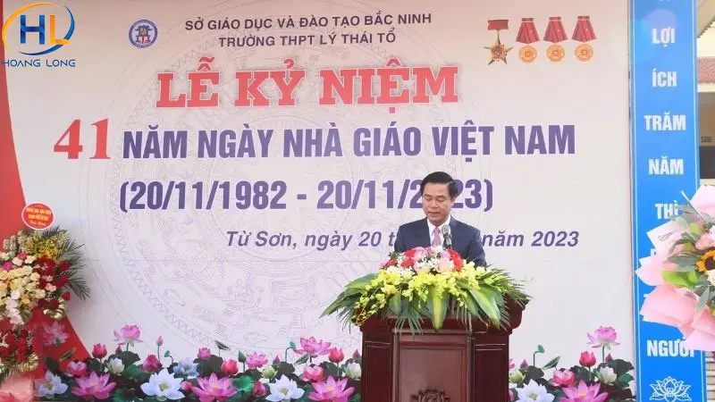 Gợi ý 7 mẫu lời dẫn chương trình 20-11 2025 hay nhất 2025