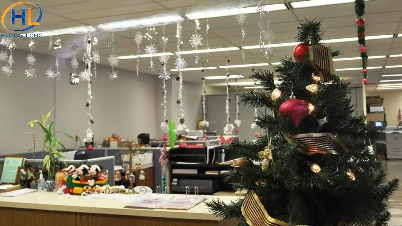 20+ ý tưởng trang trí noel văn phòng đẹp và ấn tượng năm 2025