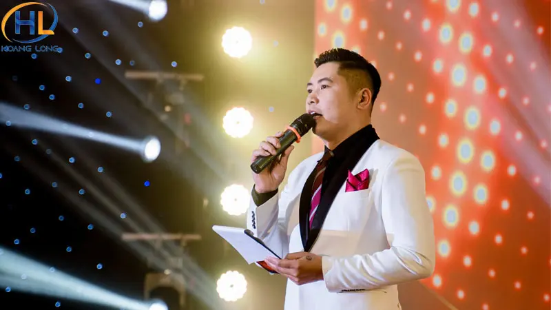 Kịch bản MC year end party dẫn chương trình tất niên hay nhất 2025