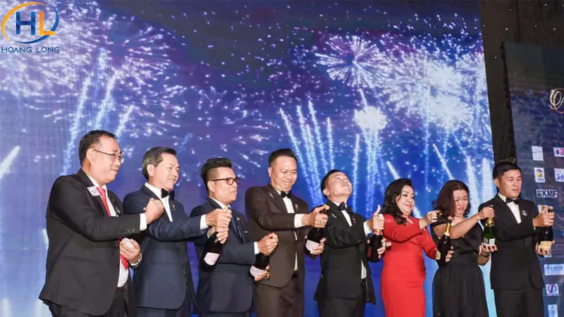 Mẫu bài phát biểu tất niên cuối năm hay và ý nghĩa nhất 2025