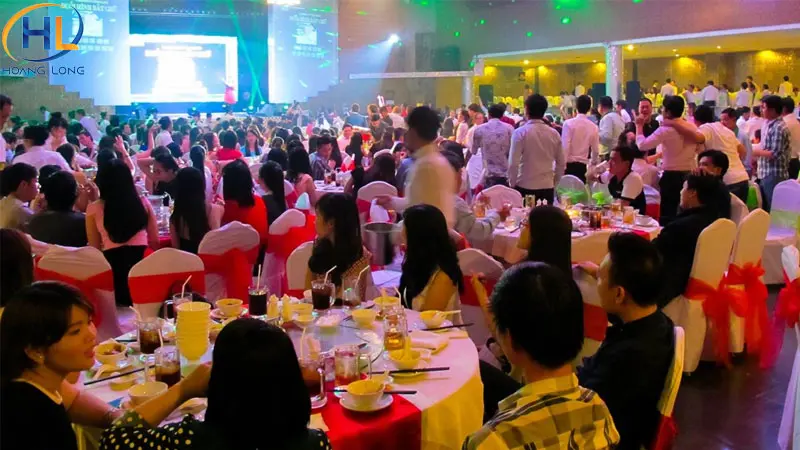 Những lưu ý quan trọng khi đặt tiệc tất niên tại nhà và công ty