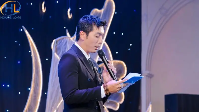 Hướng dẫn làm MC tiệc tất niên và TOP lời dẫn chương trình hay nhất