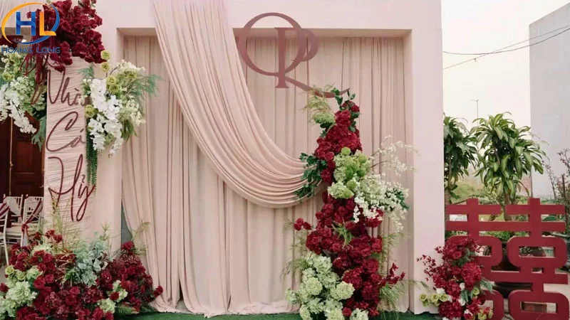 Gợi ý 8 mẫu background đám cưới tại nhà đơn giản có thể tự làm