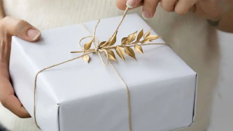 Đi khai trương nên tặng gì? Gợi ý 20 món quà ý nghĩa nhất