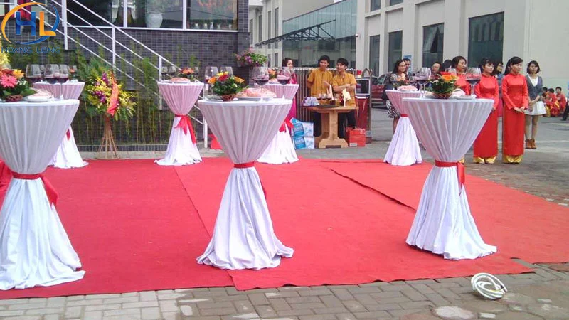 Kinh nghiệm thuê bàn ghế sự kiện Hà Nội và chọn đơn vị uy tín