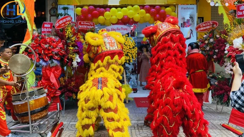 Kinh nghiệm thuê múa lân khai trương và bảng giá tham khảo 2026 8 Kinh nghiệm thuê múa lân khai trương và bảng giá tham khảo 2026