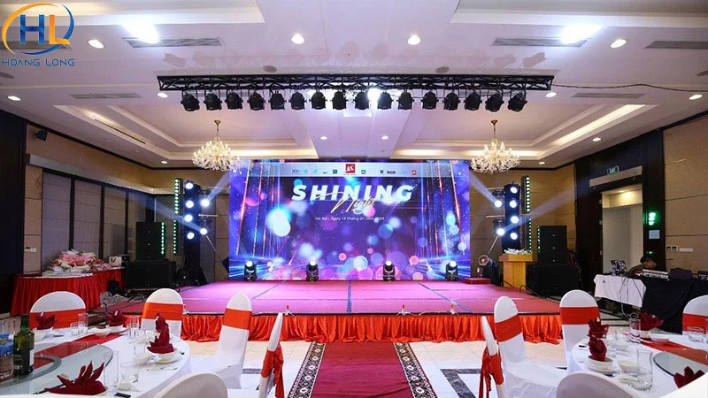 Sân khấu nhà hàng.