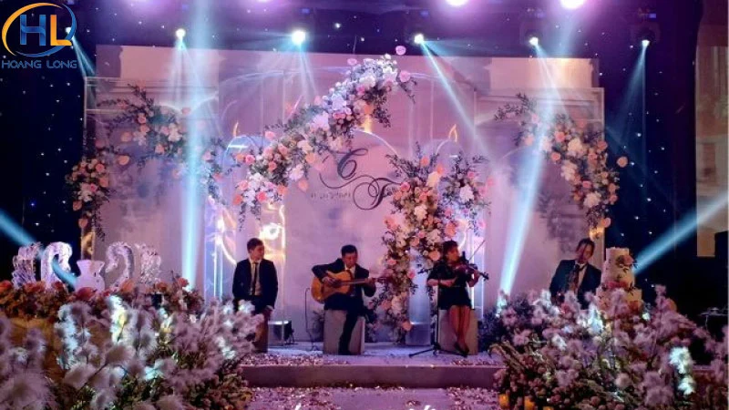 Tiệc cưới nhẹ nhàng, thân mật có thể ưu tiên Acoustic hoặc Jazz