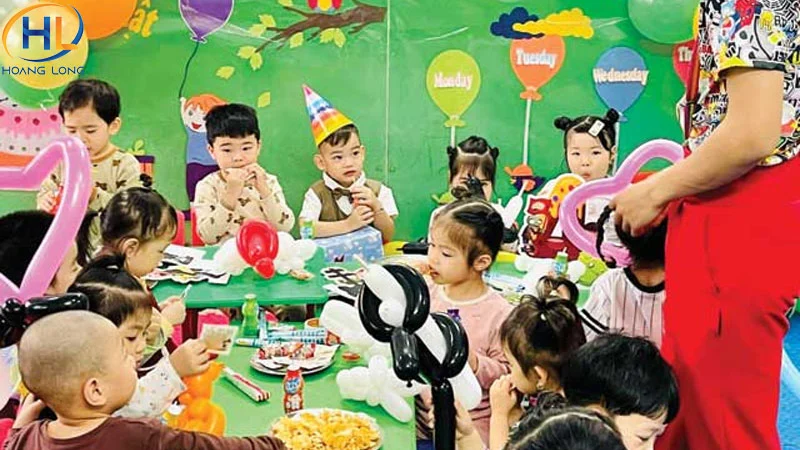 Những yếu tố ảnh hưởng đến chi phí thuê chú hề.