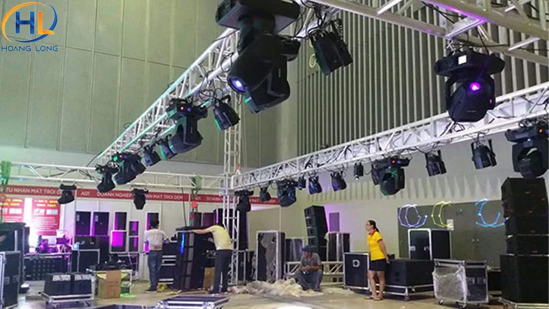 Giá thuê ánh sáng sự kiện.