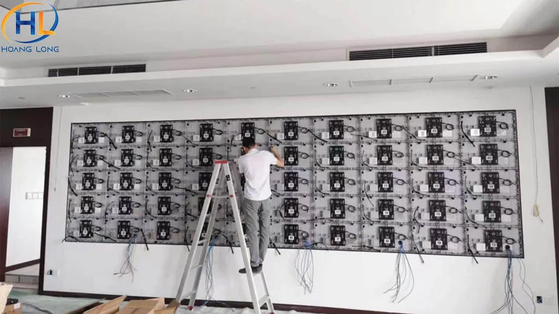 Diện tích màn hình ảnh hưởng trực tiếp đến tổng chi phí thuê.