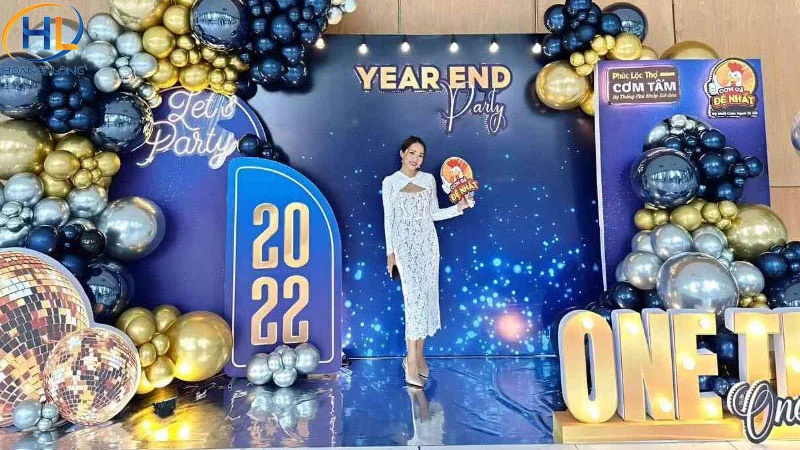 Backdrop tất niên phong cách sang trọng, chuyên nghiệp