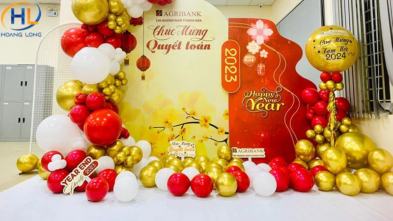 Backdrop tất niên phong cách sang trọng, chuyên nghiệp