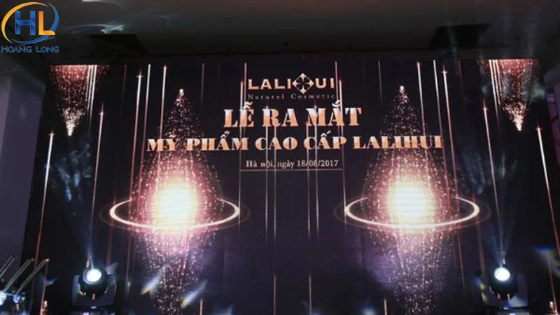 Backdrop ra mắt sản phẩm